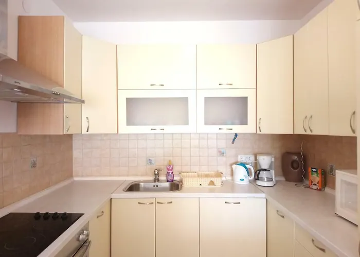 Bonavista Apartment *